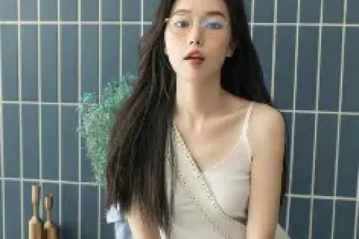 顶流女星红毯互撕太刺激！站位暗战+造型翻车现场曝光内娱潜规则被扒