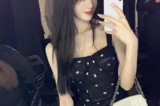 刘晓庆被指耍大牌现身河南万岁山和王婆同台全场冷脸拒讲话