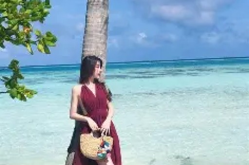 内娱清纯女星偷闯日本拍艳情片被网友当场撞破 内娱清纯女星偷闯日本拍艳情片被网友当场撞破