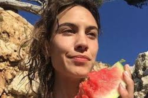 孙俪无辜遭殃近1年中广联演员委员会出手给她吃下一颗定心丸